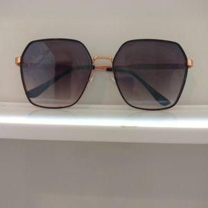 Jessica Simpson Black and gold Sunglasses :New: